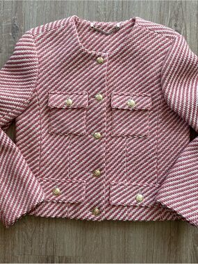 J Crew Isabelle Pink Tweed Lady Jacket, Gold-toned buttons, beautifully lined